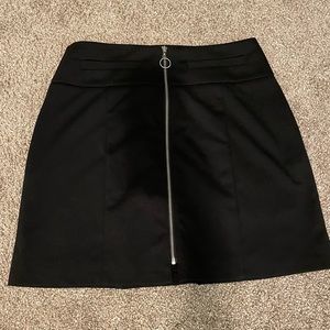 New black mini with zipper